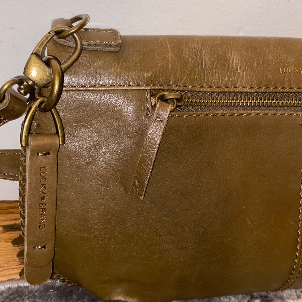 Lucky Brand leather crossbody fold over flap bag and tassel - Picture 4 of 14